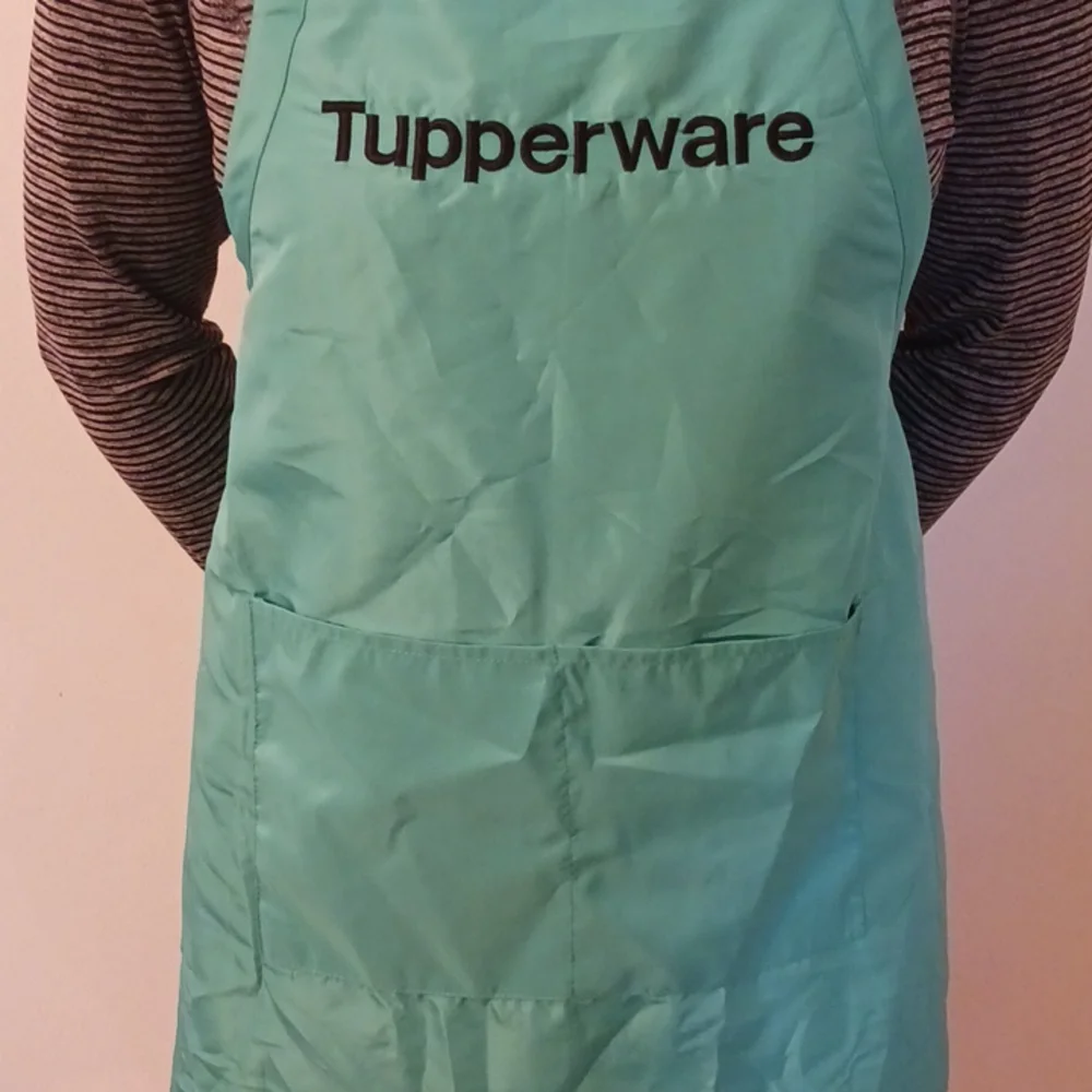 Tupperware nylon apron with pockets fully adjustable Costume
